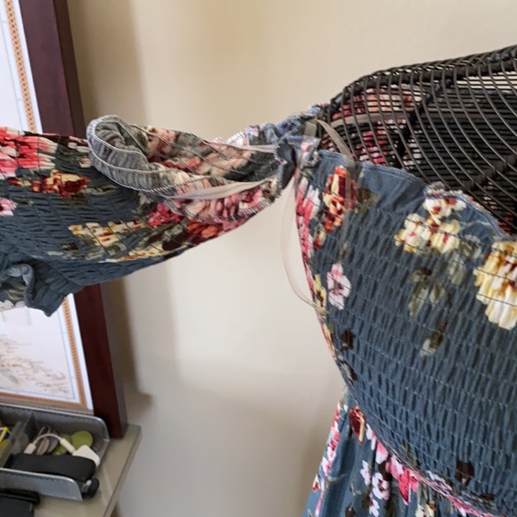 Gorgeous dress - Picture 3 of 5